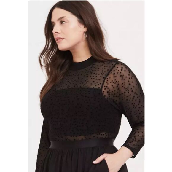 TORRID Black Flocked Star Mock Neck Midi Dress Size 18 - Picture 3 of 12